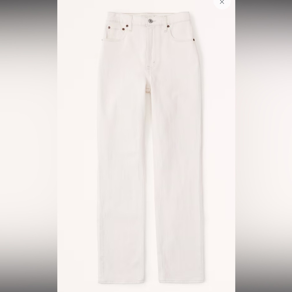 NWT Abercrombie & Fitch Curve Love Ultra High Rise The ‘90s Straight Jean.